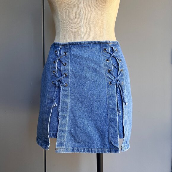 Early 2000s Watch LA Vintage Denim Skort 100% Cotton size 9-10 - Picture 1 of 5